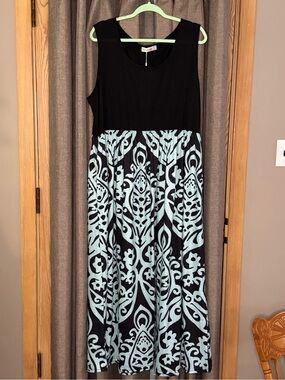 Nemidor Maxi Dress